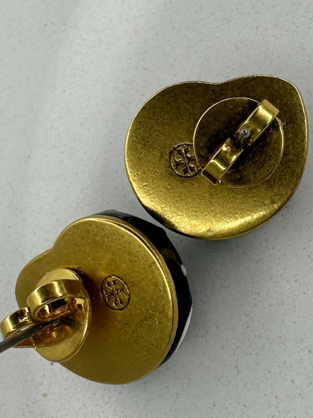 Tory Burch Black Printed Shell Stud Earrings - Picture 5 of 5